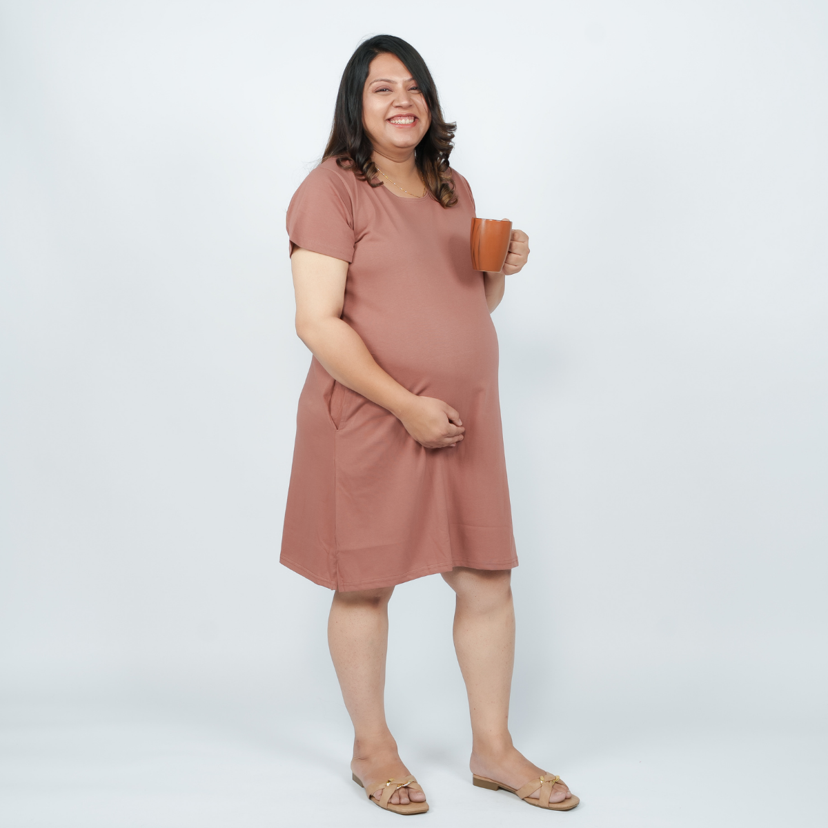 GlamZei Mocha Mousse Maternity T-Shirt Dress M
