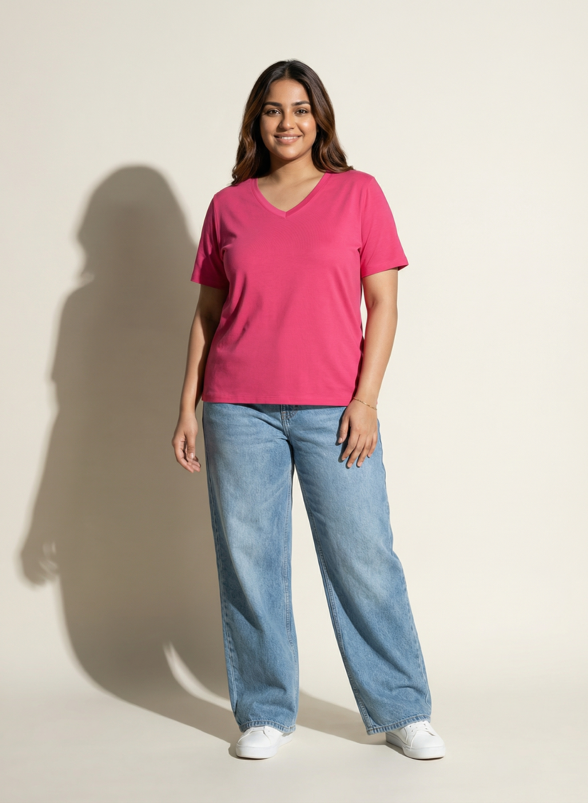 Viva Magenta - Pantone Color of the Year 2023 ( V-Neck )