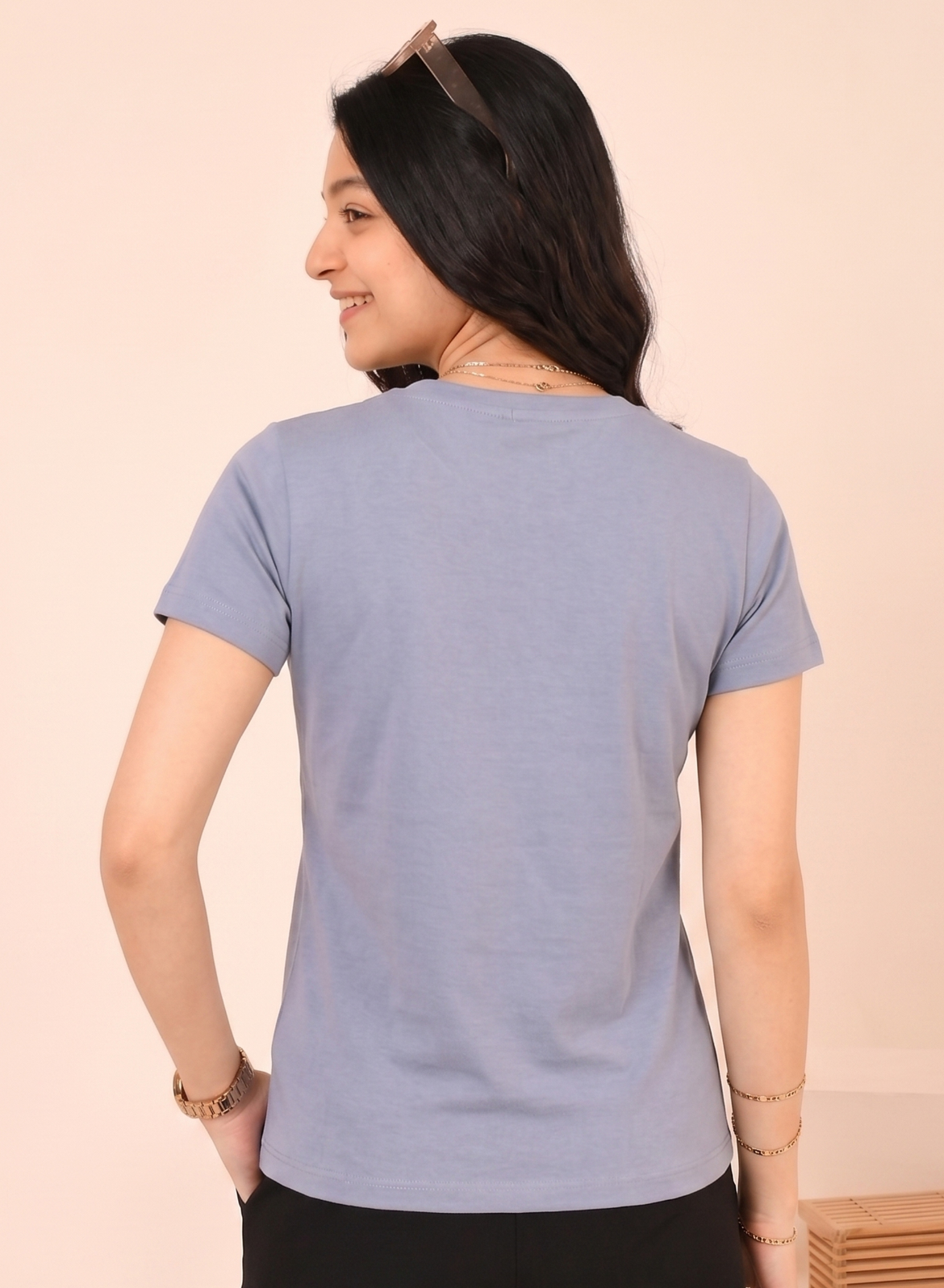 Gallant Grey Solid V-Neck T-shirt for Women