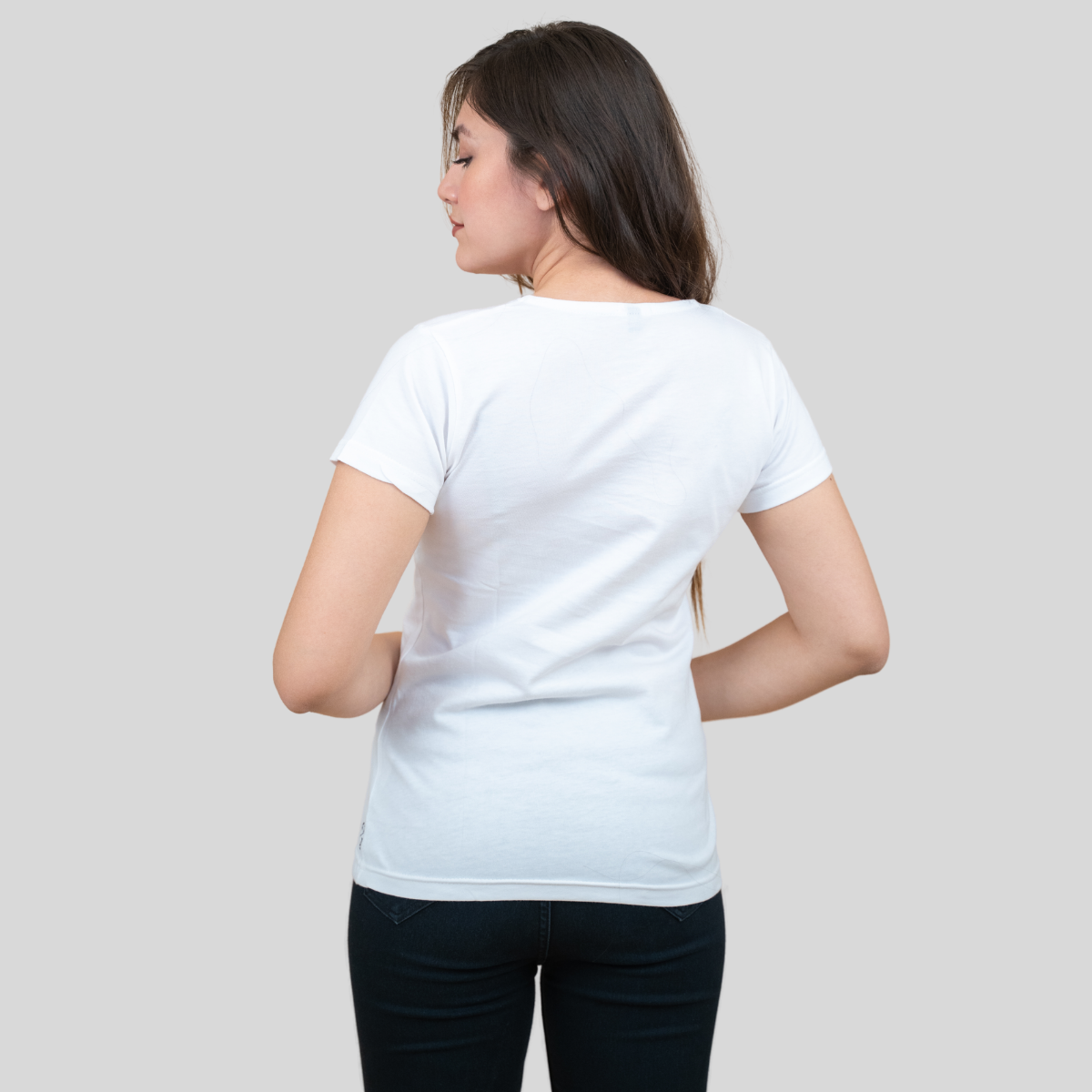 Winsome White Solid T-shirt for Women