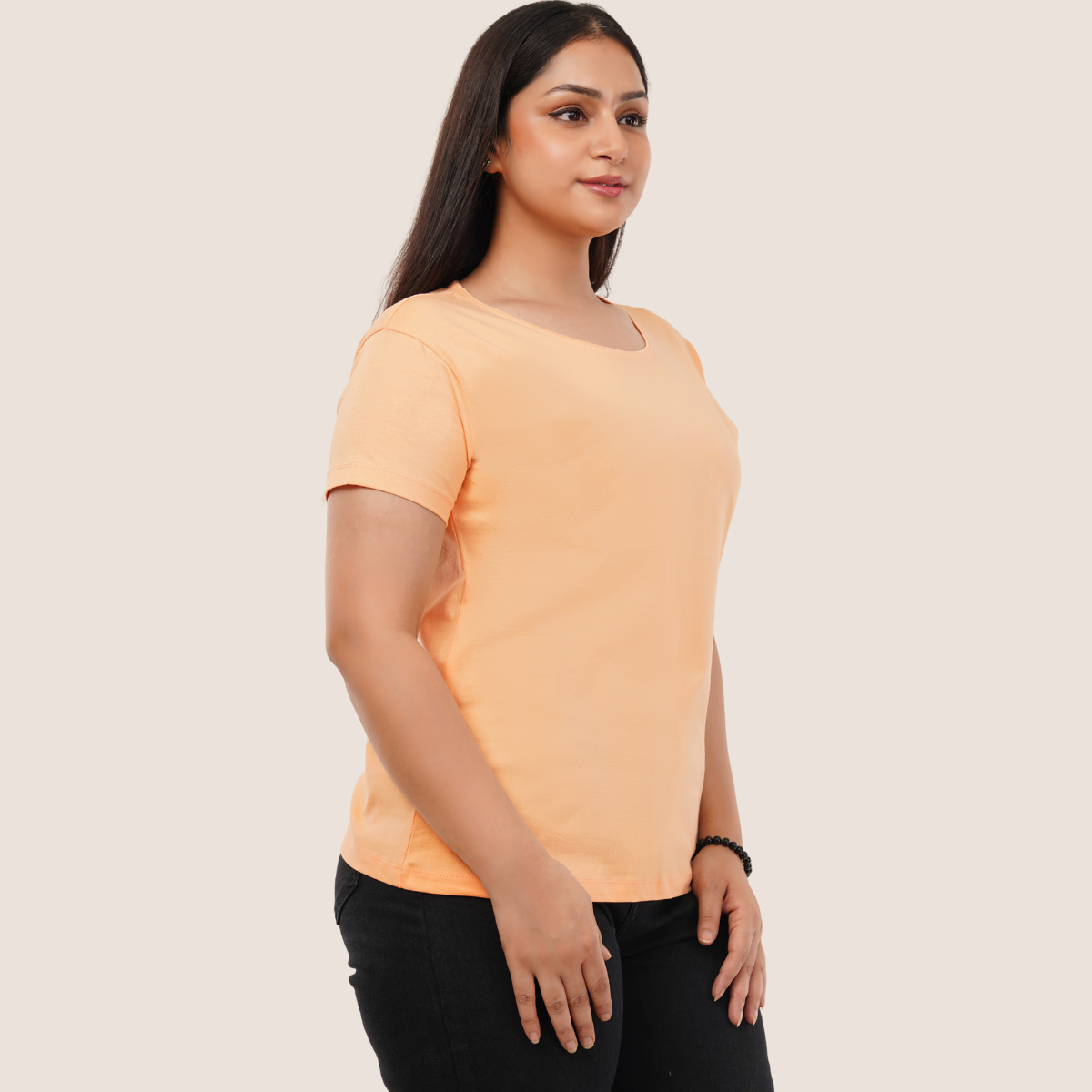 Peach Fuzz - Pantone Color of the Year 2024